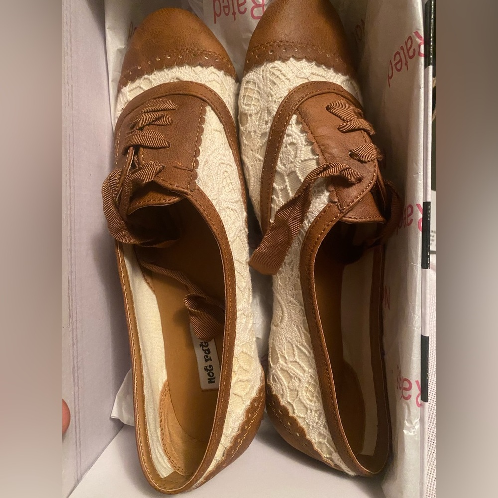 Modcloth Brown and Cream Lace Flats
